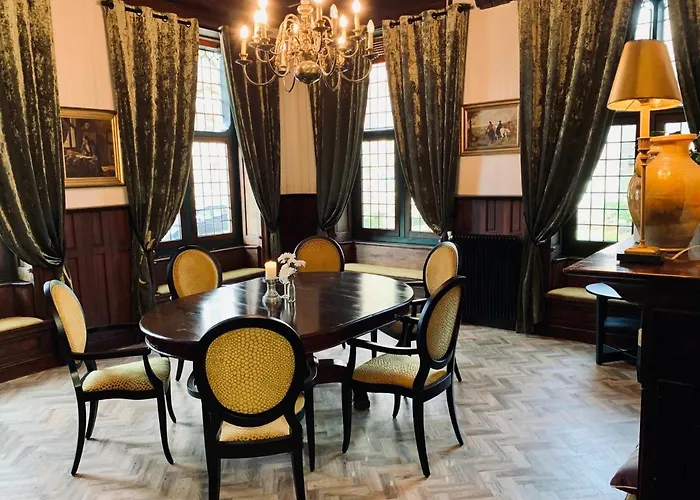 Kasteel De Essenburgh מלון 3*