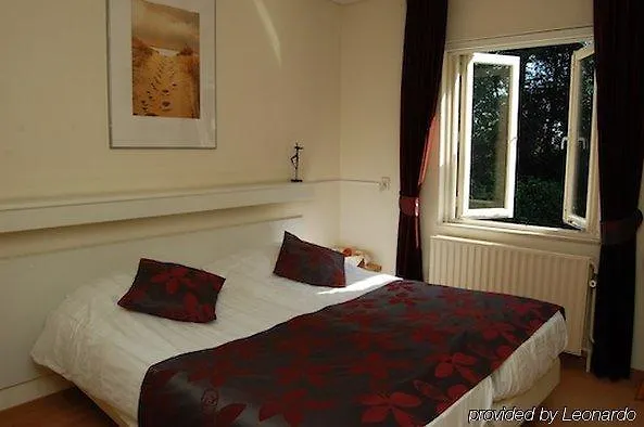 Kasteel De Essenburgh 3* הירדן