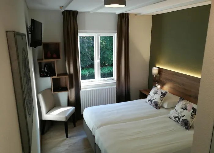 Kasteel De Essenburgh 3* ヒールデン