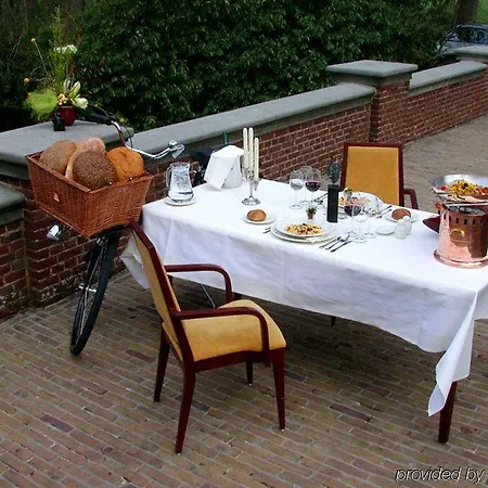 Kasteel De Essenburgh Otel 3*
