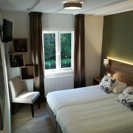 Kasteel De Essenburgh 3* Hierden